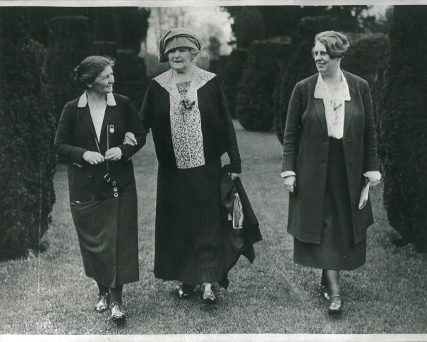 Margaret Bondfield, Countes of Warwick and Mary Quaile in grounds of Easton Lodge